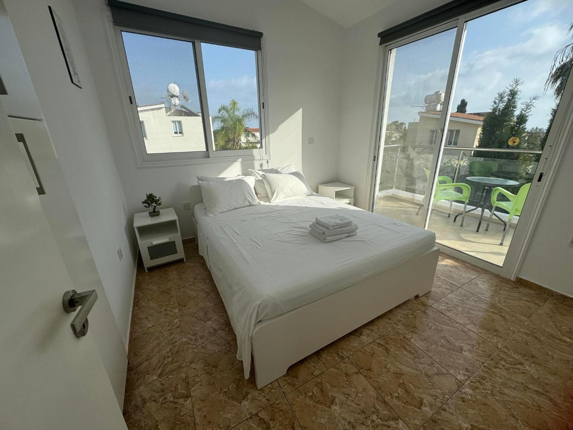 Villa Coralia Gardens 1Km From Coral Bay Beach Εξωτερικό φωτογραφία