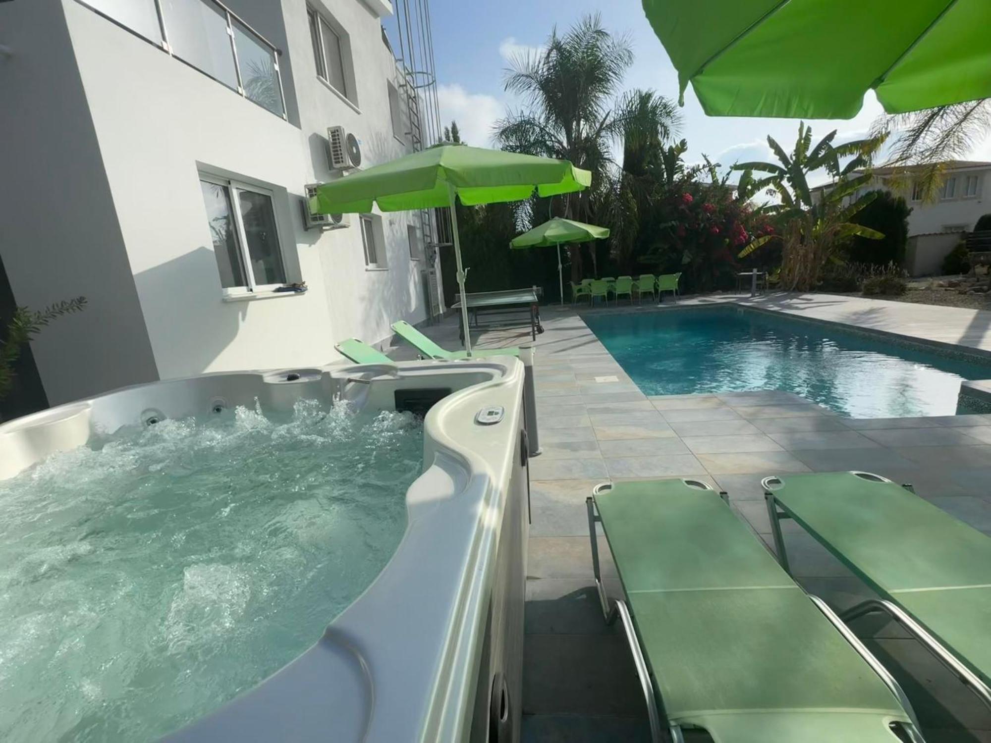 Villa Coralia Gardens 1Km From Coral Bay Beach Εξωτερικό φωτογραφία